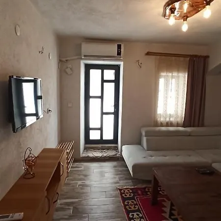 Private Old Stone Building In The Center Of 1plus1 酒店 3*